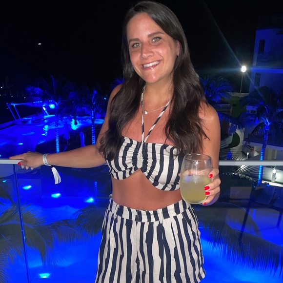 Meet your Posher, Melissa - Picture 1 of 1